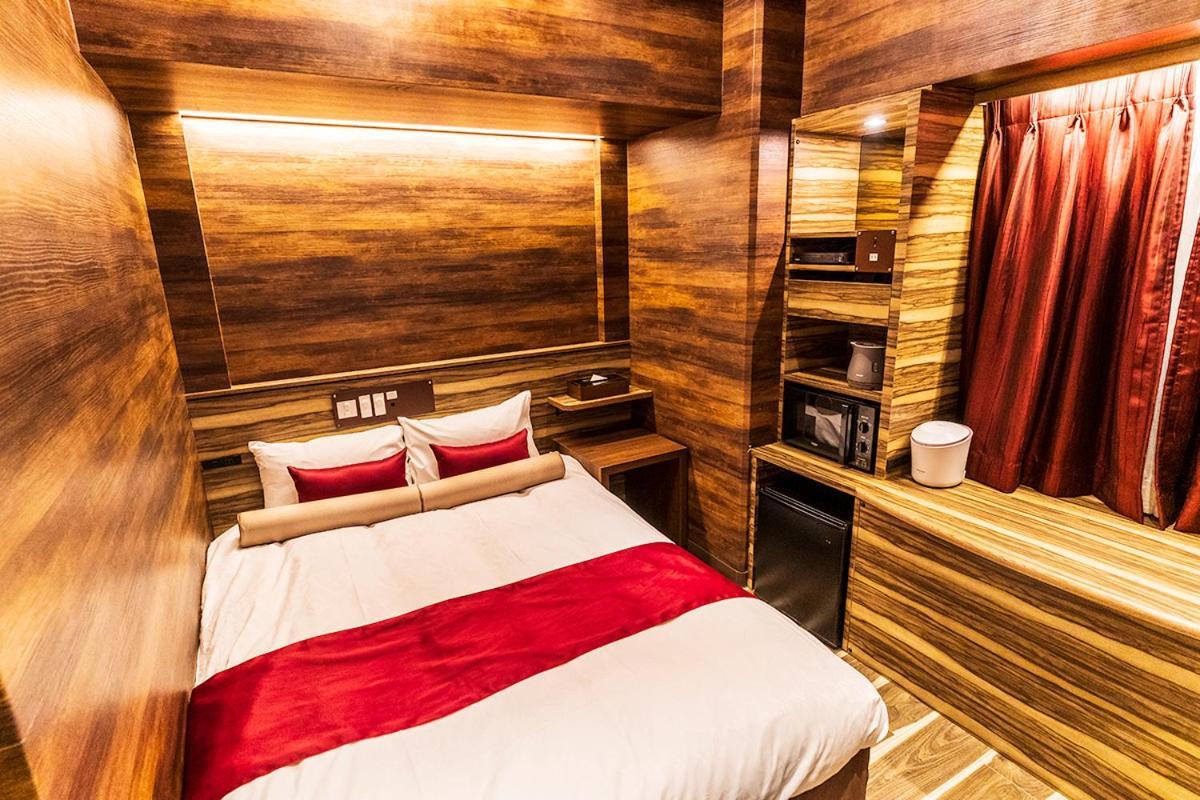 Petit Bali Forest Shinjuku SanchōMe Токио Екстериор снимка