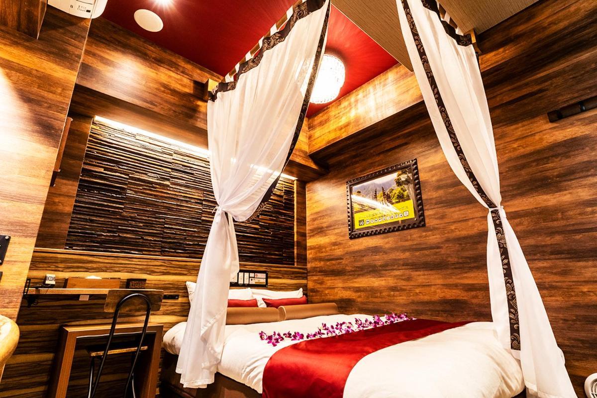 Petit Bali Forest Shinjuku SanchōMe Токио Екстериор снимка